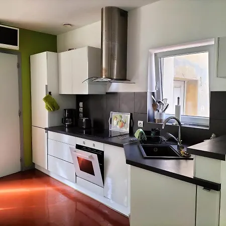 Apartamento Calme Et Climatisé, à Pied, Terrasse, Parking Privé
