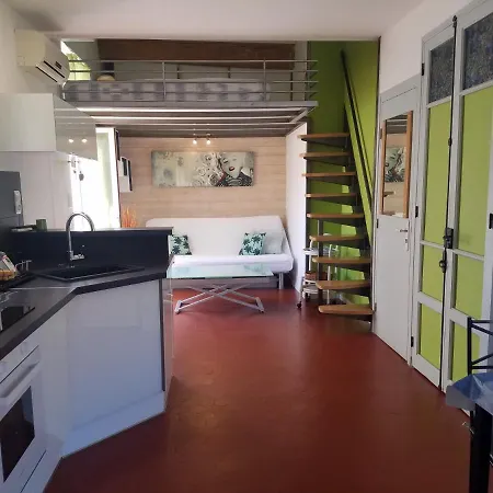 Calme Et Climatisé, à Pied, Terrasse, Parking Privé *