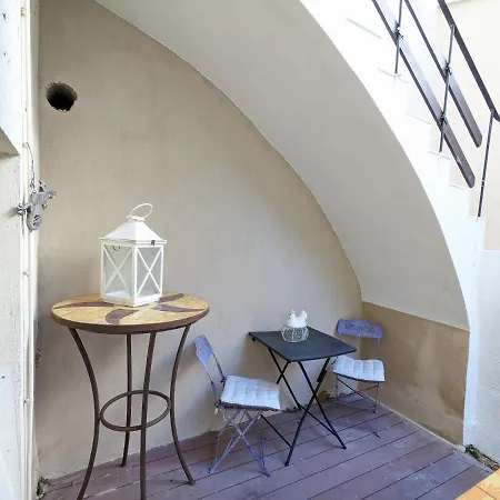 Apartamento Calme Et Climatisé, à Pied, Terrasse, Parking Privé
