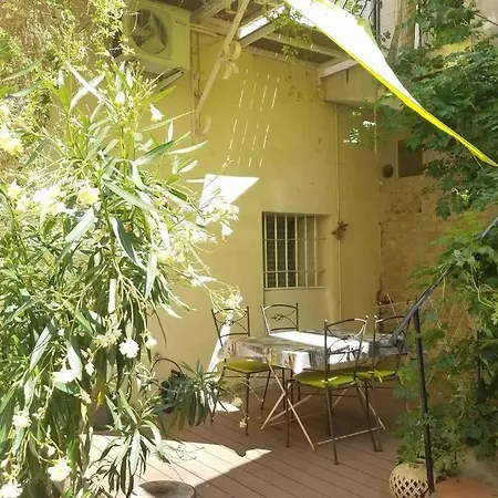 아파트 Climatise Avec Mezzanine Au Calme Avec Terrasse Et Parking Idealement Situe Pour Faire A Pied ! 방돌