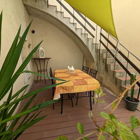 Climatise Avec Mezzanine Au Calme Avec Terrasse Et Parking Idealement Situe Pour Faire A Pied ! * 방돌