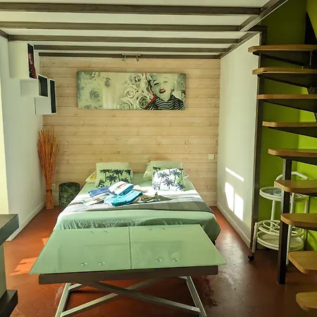 Climatise Avec Mezzanine Au Calme Avec Terrasse Et Parking Idealement Situe Pour Faire A Pied ! 방돌